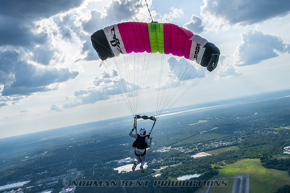 NKP-SIS-Sisters In Skydiving-Deland -NKP01210