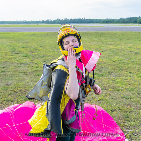 NKP-SIS-Sisters In Skydiving-Deland -NKP01251