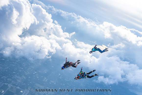 NKP-SIS-Sisters In Skydiving-Deland -NKP01305