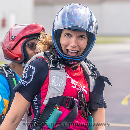 NKP-SIS-Sisters In Skydiving-Deland -NKP07967