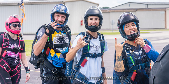 NKP-SIS-Sisters In Skydiving-Deland -NKP07974