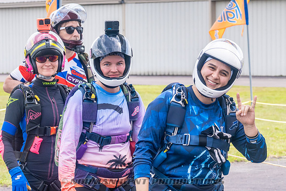 NKP-SIS-Sisters In Skydiving-Deland -NKP07975