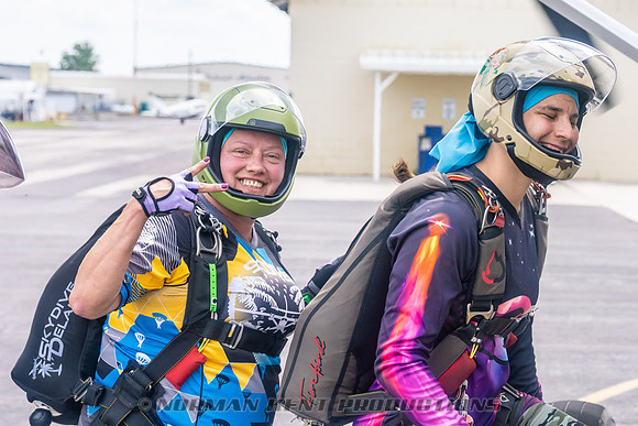 NKP-SIS-Sisters In Skydiving-Deland -NKP07976