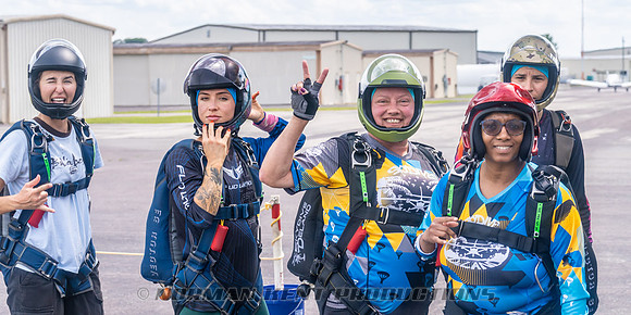 NKP-SIS-Sisters In Skydiving-Deland -NKP07972