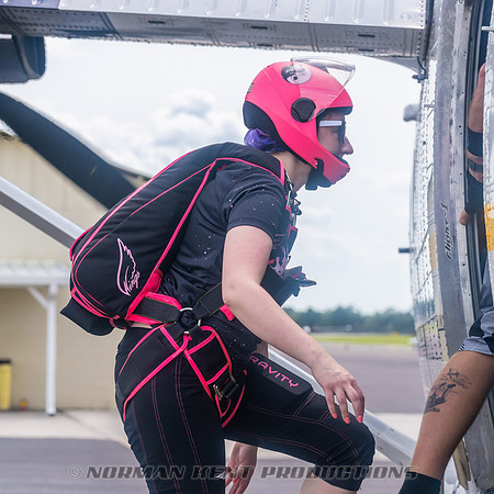 NKP-SIS-Sisters In Skydiving-Deland -NKP07979