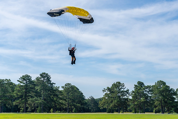 2026-06 Heroes Skydiving 2026-NKP05935