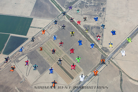 0023--NKP-Wingsuit Record 2015-8753