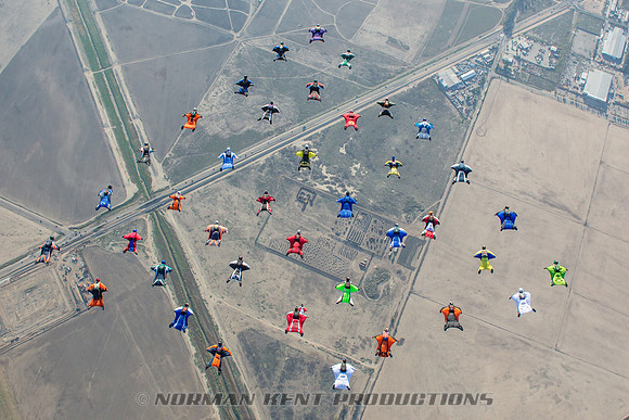 0037--NKP-Wingsuit Record 2015-8905