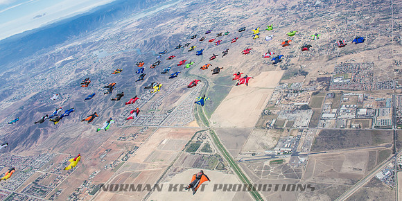 0068--NKP-Wingsuit Record 2015-9433
