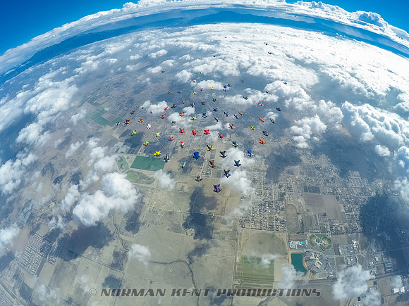 0093--NKP-Wingsuit Record 2015-0012747