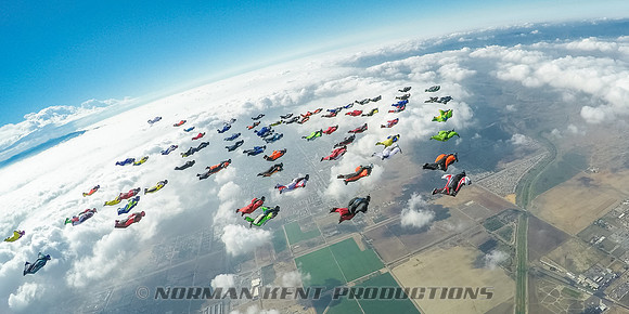 0099--NKP-Wingsuit Record 2015-0012770