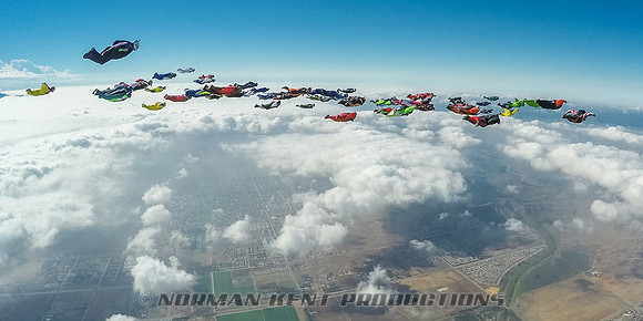 0100--NKP-Wingsuit Record 2015-0012771