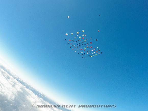 0103--NKP-Wingsuit Record 2015-0012775