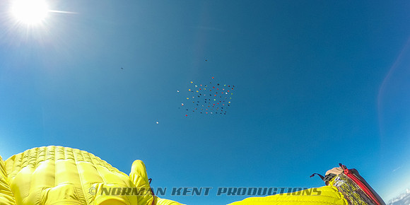 0105--NKP-Wingsuit Record 2015-0012779