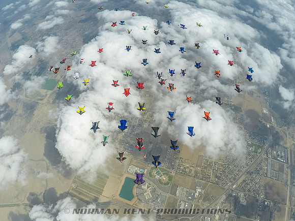 0110--NKP-Wingsuit Record 2015-0033125