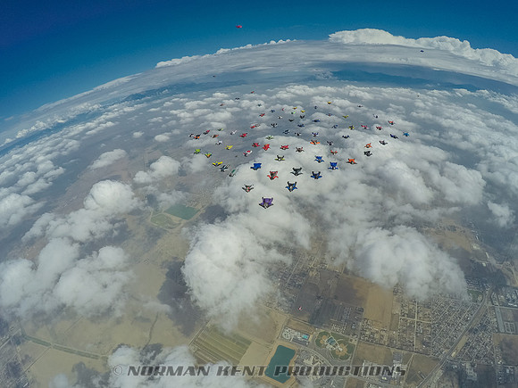 0112--NKP-Wingsuit Record 2015-0033136