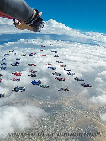 0113--NKP-Wingsuit Record 2015-0033145