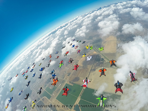 0117--NKP-Wingsuit Record 2015-0033155