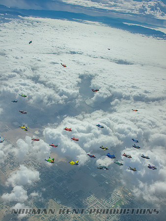 0123--NKP-Wingsuit Record 2015-8-35