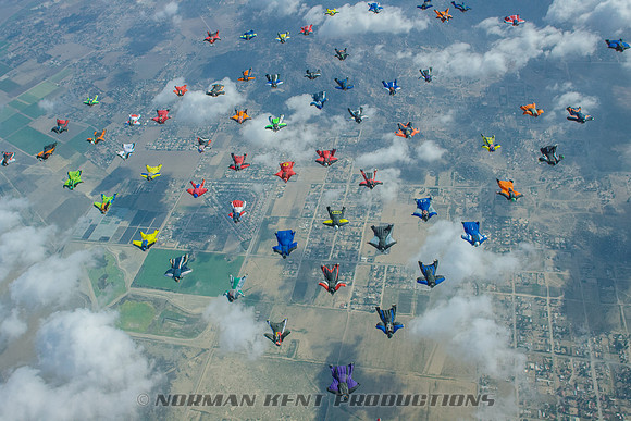 0124--NKP-Wingsuit Record 2015-8-41