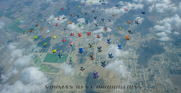 0125--NKP-Wingsuit Record 2015-8-44