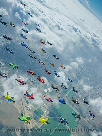 0127--NKP-Wingsuit Record 2015-8-51
