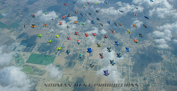 0126--NKP-Wingsuit Record 2015-8-46