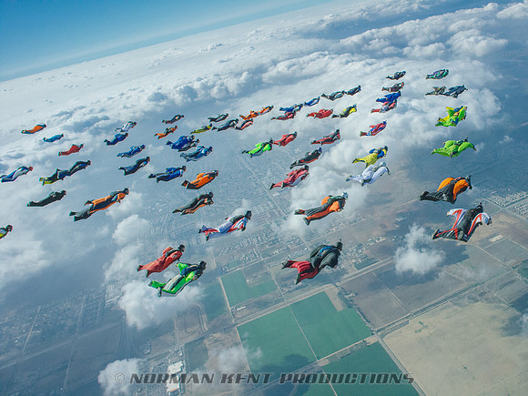 0131--NKP-Wingsuit Record 2015-8-59