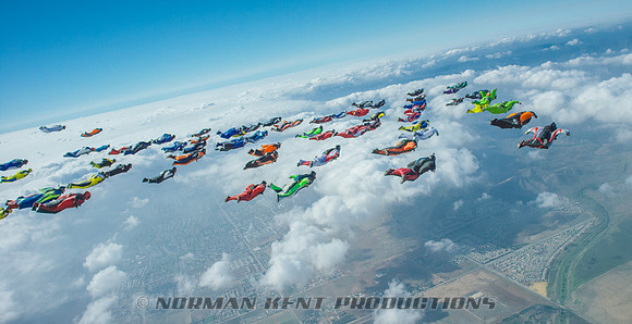 0133--NKP-Wingsuit Record 2015-8-62