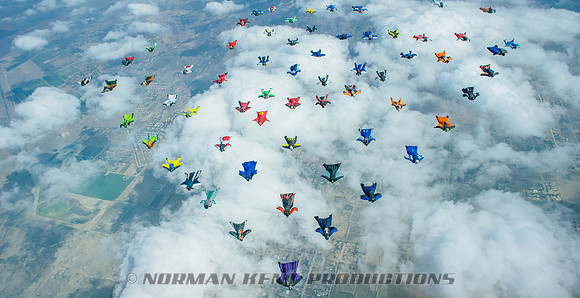 0139--NKP-Wingsuit Record 2015--48