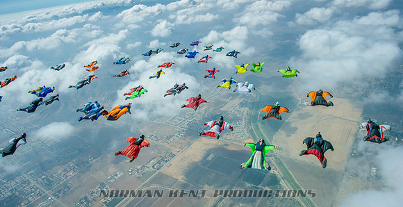 0143--NKP-Wingsuit Record 2015--57