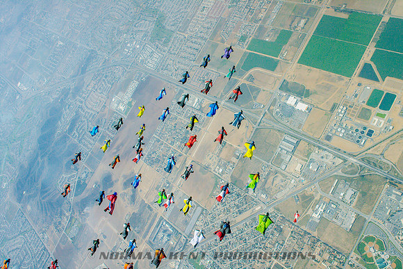 0178--NKP-Wingsuit Record 2015-16-2