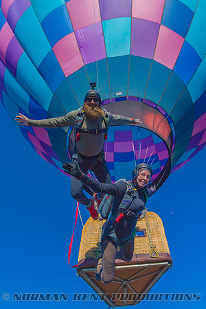NKP-Mikey And Carla Balloon Jump-A001_H015_1104H6.0013230-2