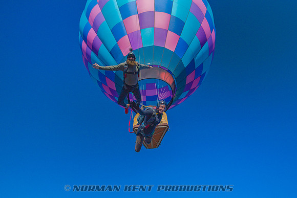 NKP-Mikey And Carla Balloon Jump-A001_H015_1104H6.0013260