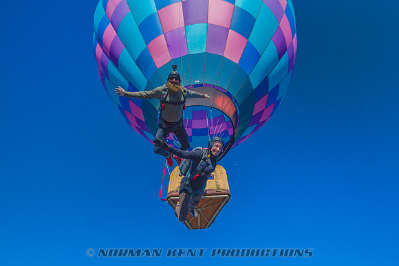 NKP-Mikey And Carla Balloon Jump-A001_H015_1104H6.0013243