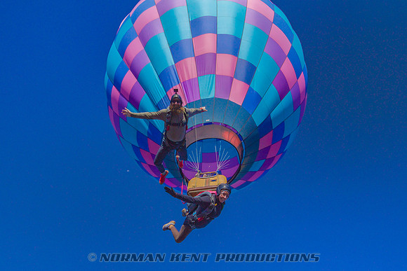 NKP-Mikey And Carla Balloon Jump-A001_H015_1104H6.0013295