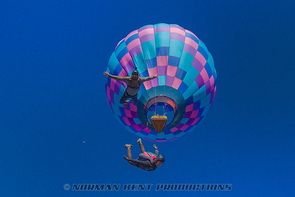 NKP-Mikey And Carla Balloon Jump-A001_H015_1104H6.0013377