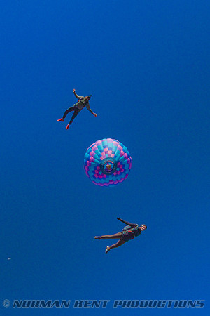 NKP-Mikey And Carla Balloon Jump-A001_H015_1104H6.0013641