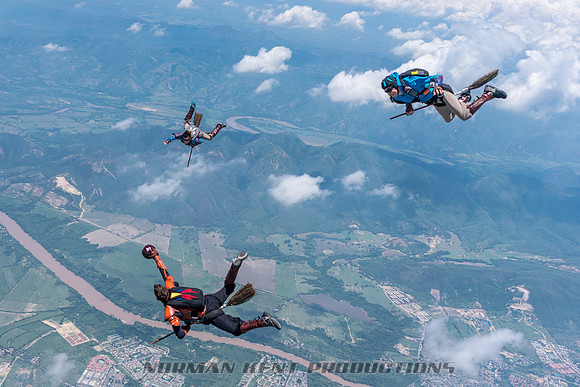 NKP-ETB Commercial-Colombia 04-2016-07203