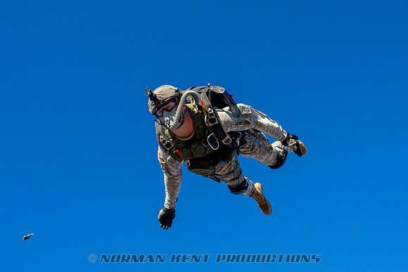 NKP-Godzilla-7680